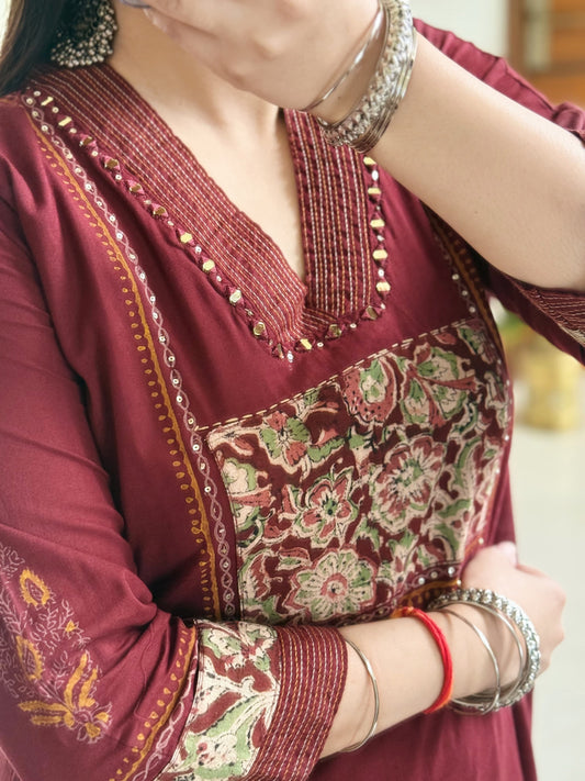 Handloom Cotton kurta with beautiful katha mirror work