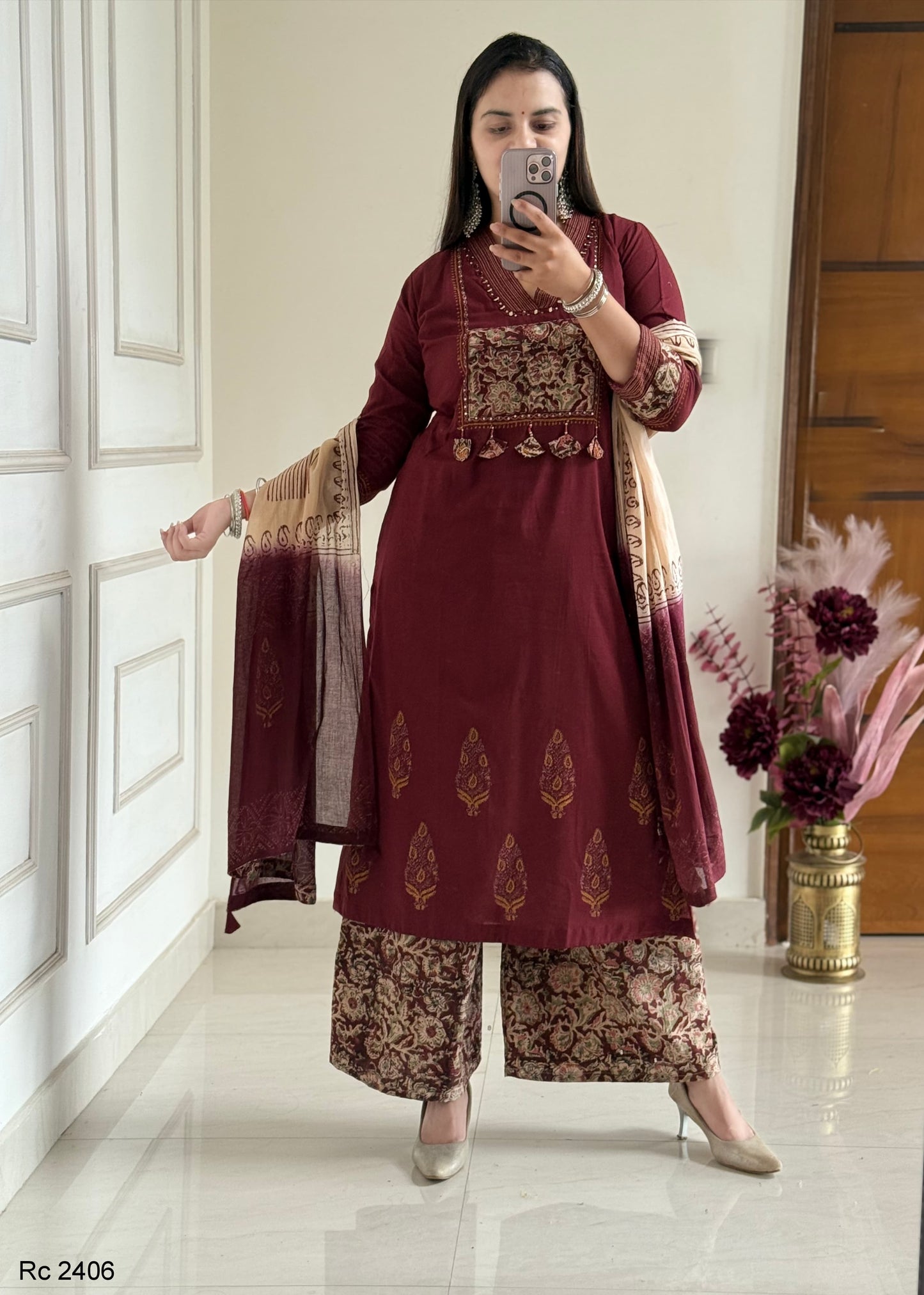 Handloom Cotton kurta with beautiful katha mirror work