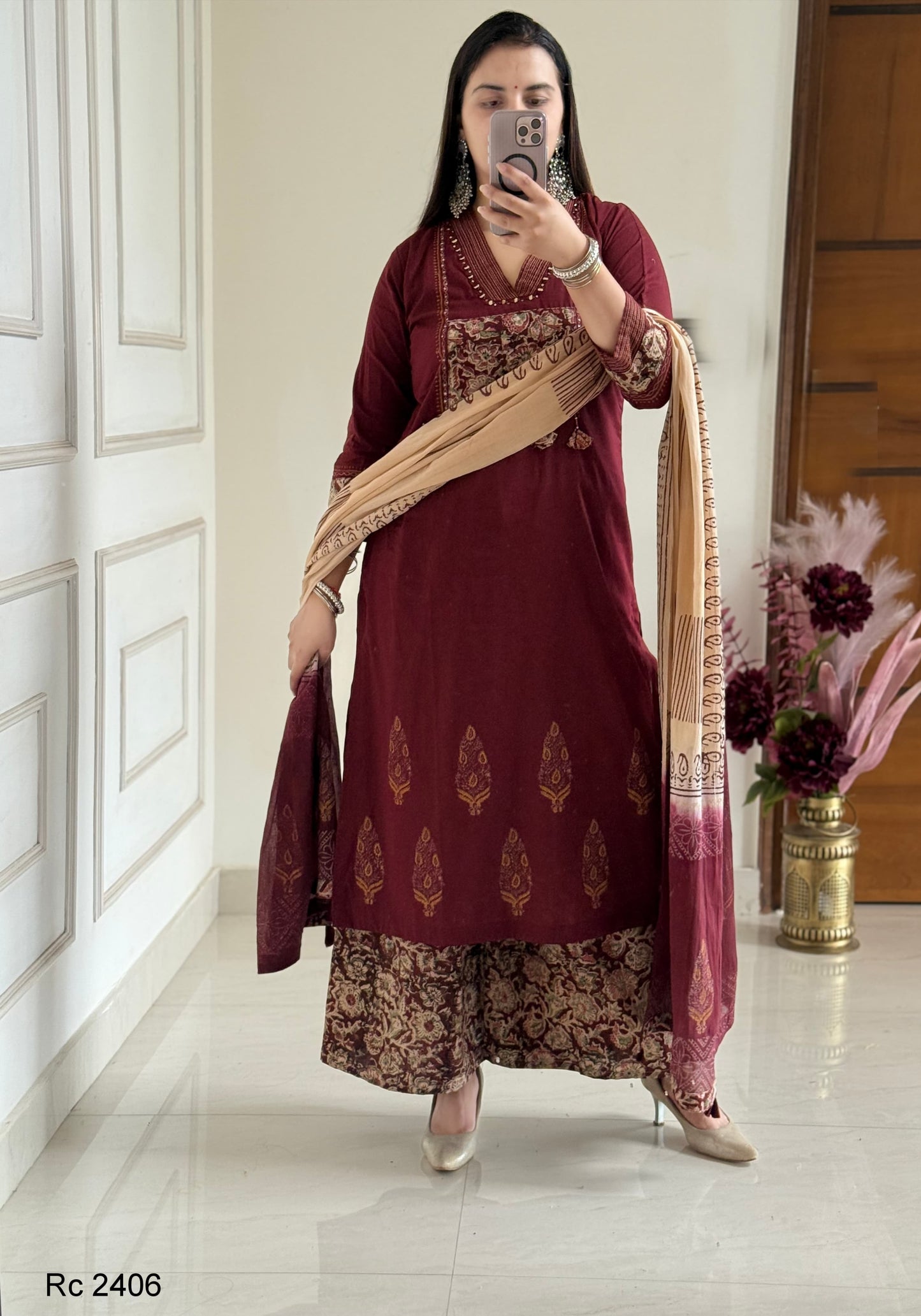 Handloom Cotton kurta with beautiful katha mirror work